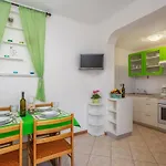 2 Bedroom Cozy In