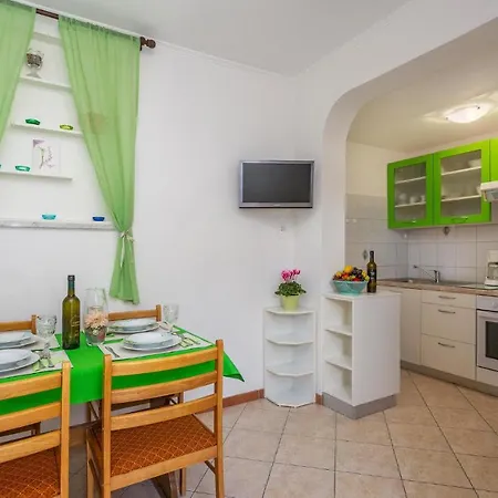 2 Bedroom Cozy In