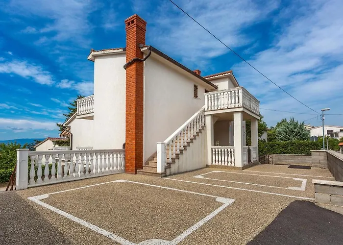 Διαμέρισμα 2 Bedroom Cozy In Omišalj