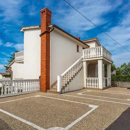 Apartment Beautiful In With Wifi Omisalj