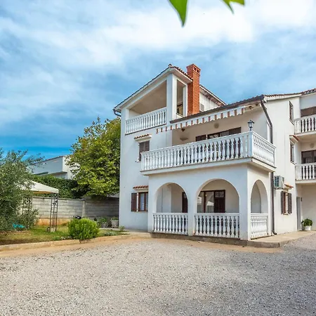 דירה 2 Bedroom Cozy In *